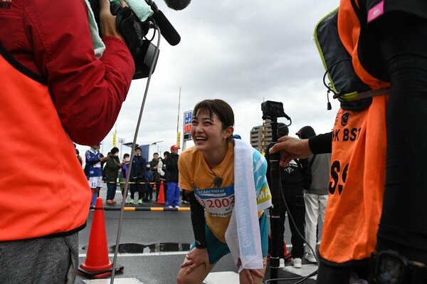 目標の3時間半切り達成した井上咲楽さん