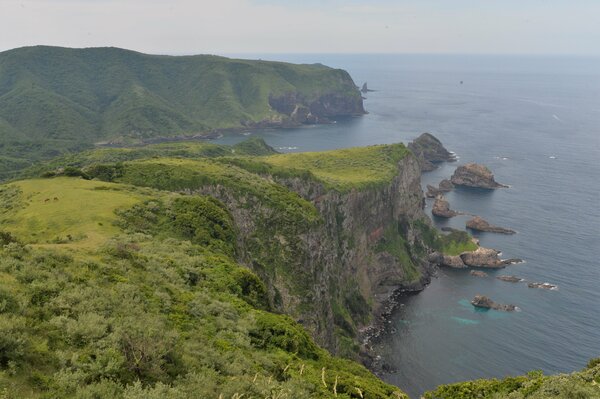 優しいやまんばの民話が伝わる島根県西ノ島町＝同町浦郷、国賀海岸
