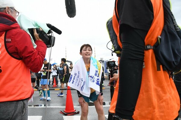 目標の3時間半切り達成した井上咲楽さん