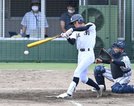 【準決勝・開星ー飯南】９回裏、飯南二死満塁、サヨナラ打を放った岩本大政＝松江市営野球場