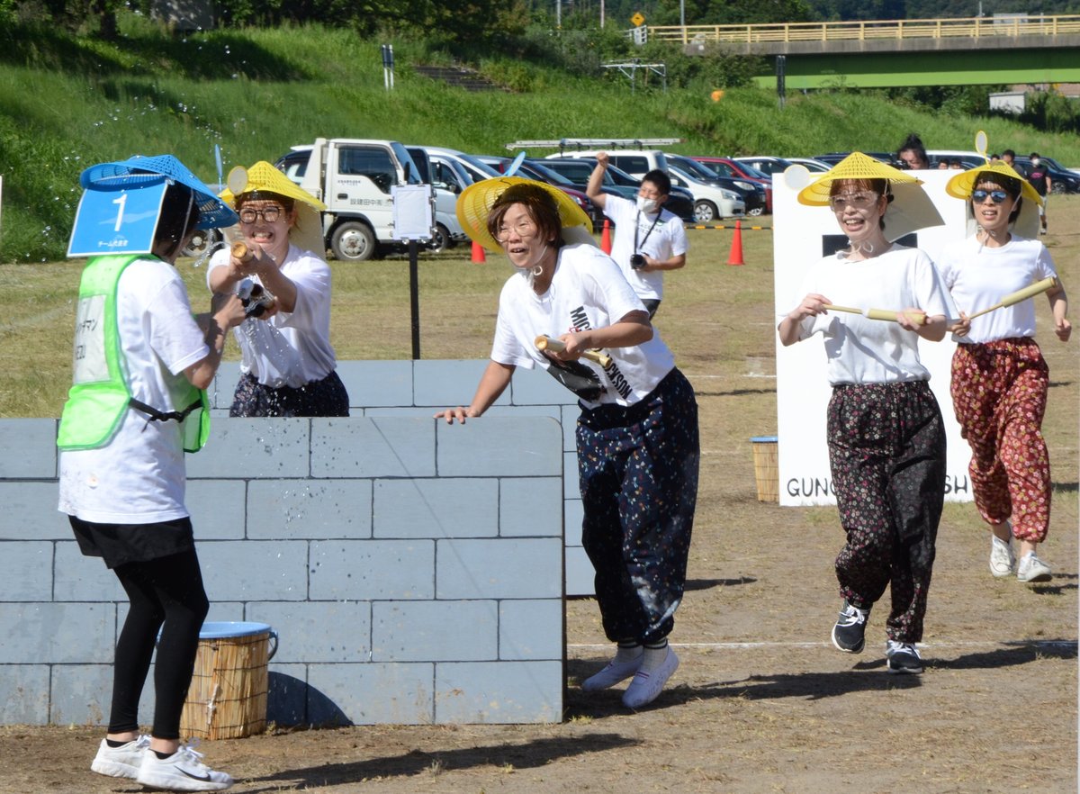 朝刊先読み 城跡望み水鉄砲合戦 県内外の３０チームが激突 山陰中央新報デジタル