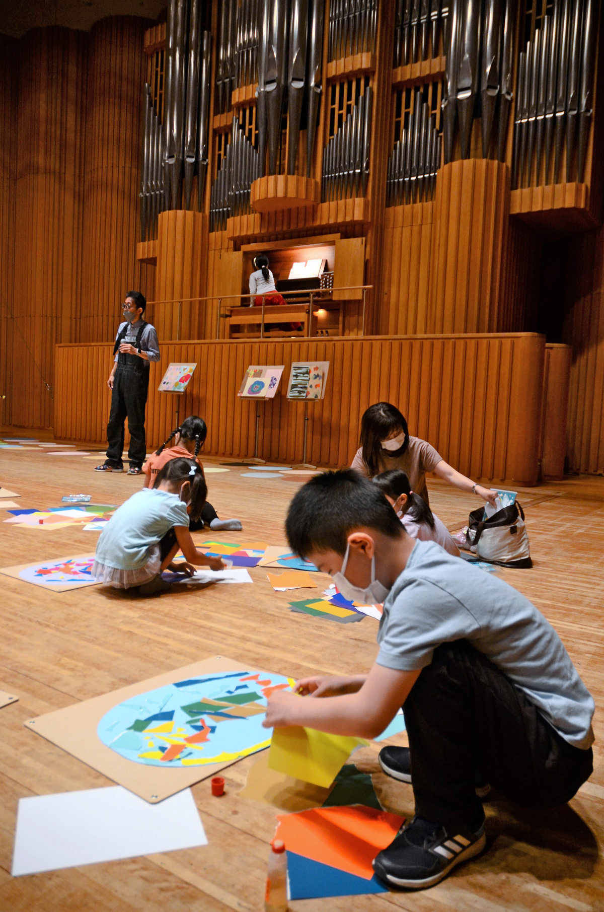 朝刊先読み パイプオルガンの 音色 ちぎり絵で表現 山陰中央新報デジタル